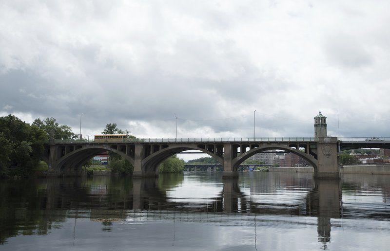 'Rolling on the River' examines Merrimack's role in industry